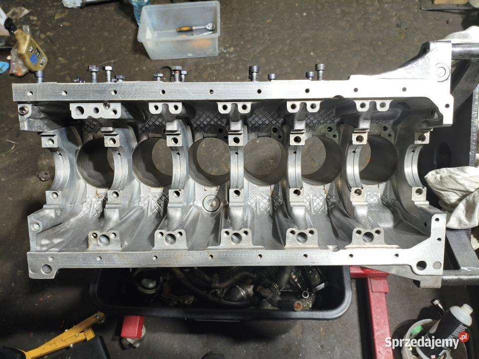 Słupek silnika BMW M54B2530 M50 turbo