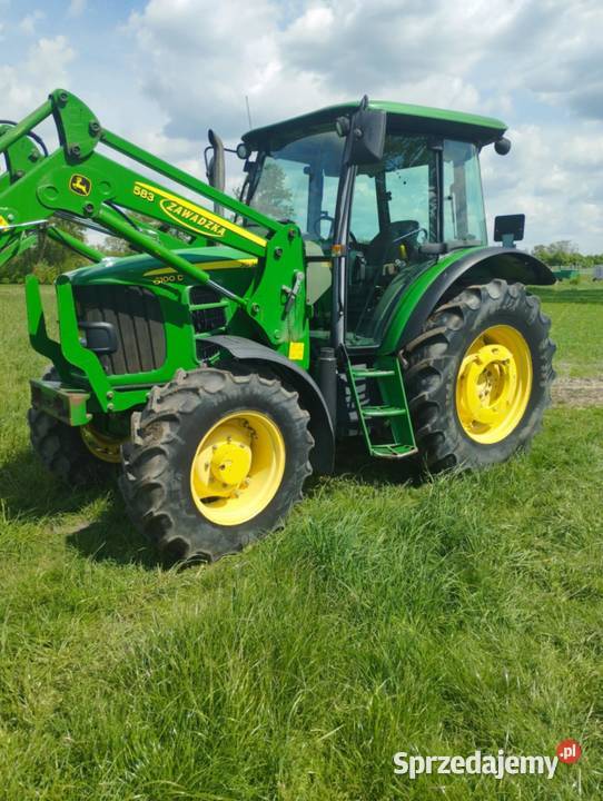 Ciągnik John Deere 6100D z turem