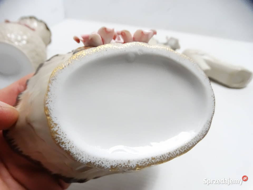 Porcelanowe Miniaturki Figurki Z Różami Vintage Biłgoraj