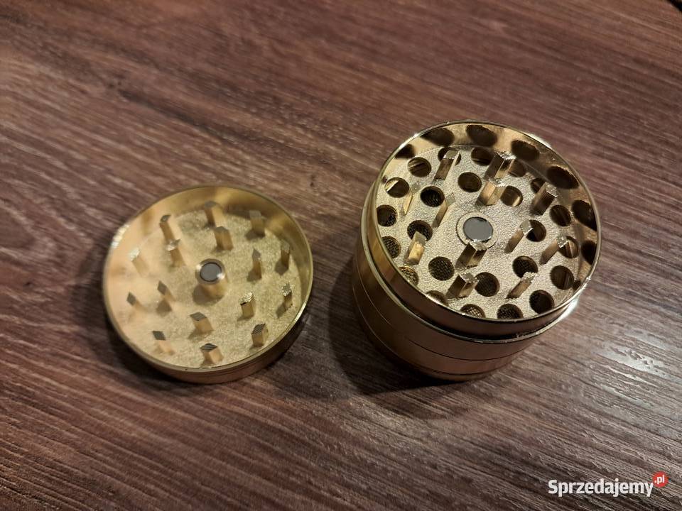 nowy ręczny młynek do tytoniu mam ich 4 jest 1 Sandomierz