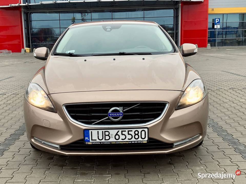 Volvo V40 D2 Kinetic 2016 piękny złoty kolor Lublin sprzedam