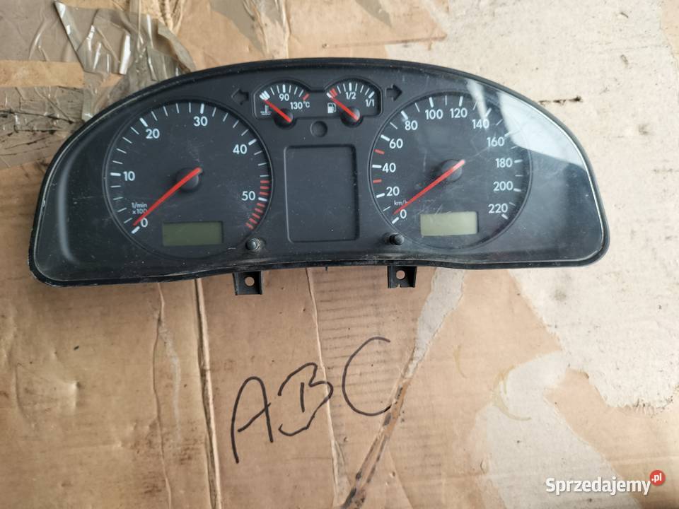 LICZNIK ZEGARY VW Passat B5 88311245 Części Kamień-Kolonia