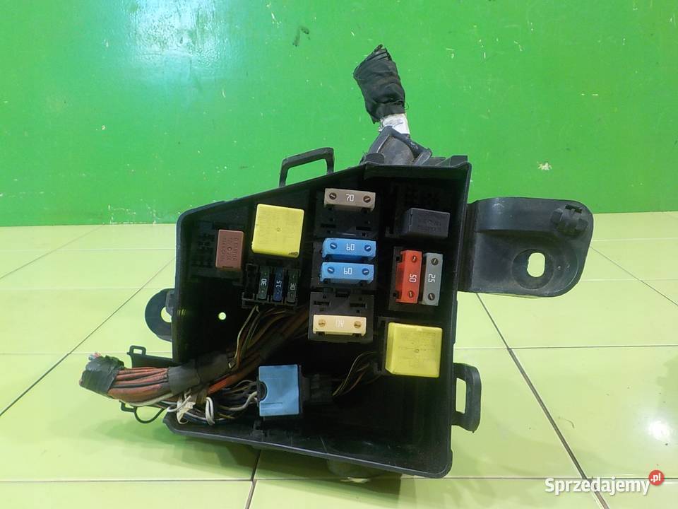 DACIA DUSTER I 15 DCI 09r skrzynka bezpiecznikow Suków