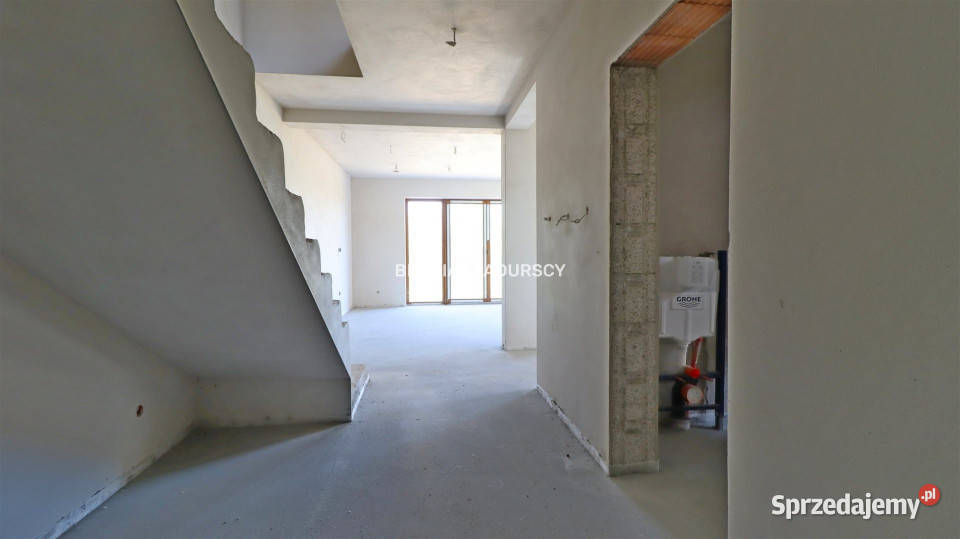 Dom wolnostojący Dojazdów 152m2
