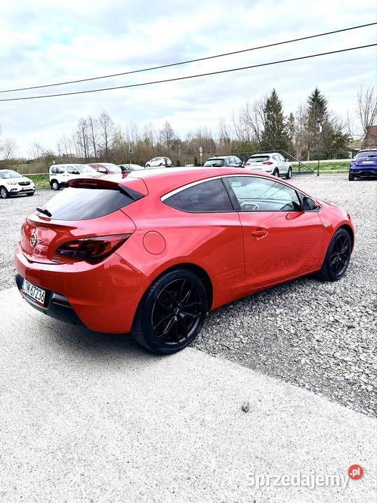 Opel Astra GTC 2014r czerwony Astra Tomaszów Lubelski