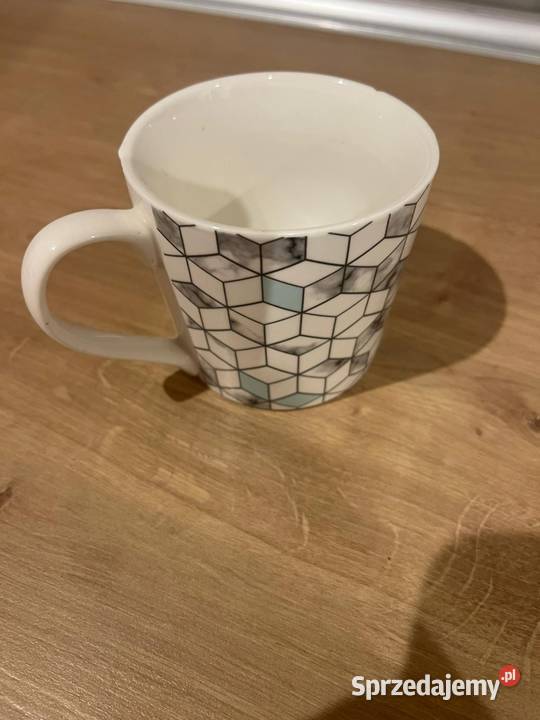 Ładny delikatny kubek w basicowy wzór pomorskie