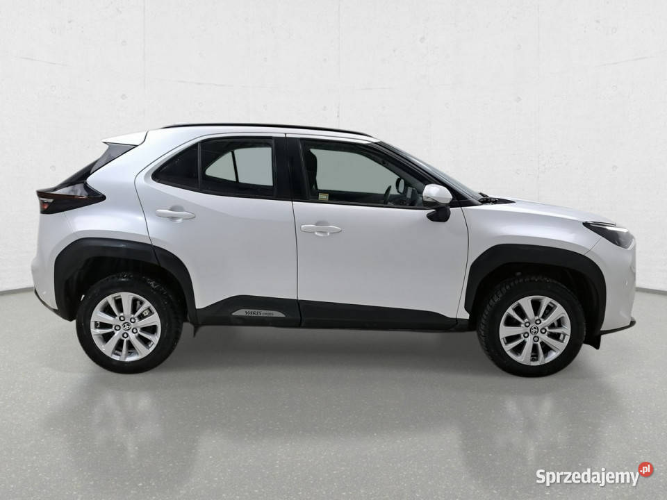 Toyota Yaris Cross Komorniki