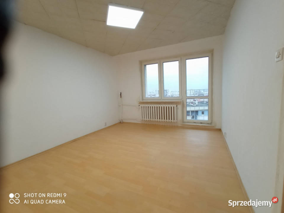 Sprzedam mieszkanie do remontu 4210m2 Metrze Piętro 10 Warszawa