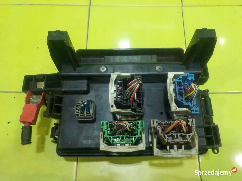 CHRYSLER 300C 35 V6 06r skrzynka bezpiecznikow osobowe Suków