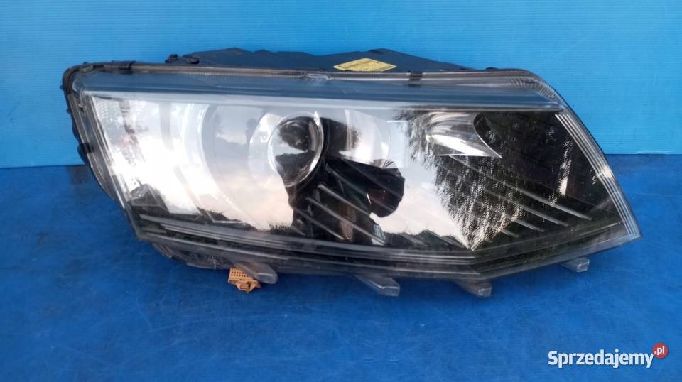 LAMPA PRAWY PRZÓD EUROPA XENON SKODA OCTAVIA III sprzedam