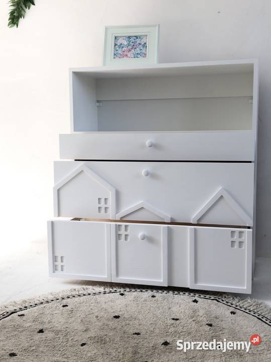 Mała komoda do pokoju dziecięcego z szufladami Brzuśnik sprzedam