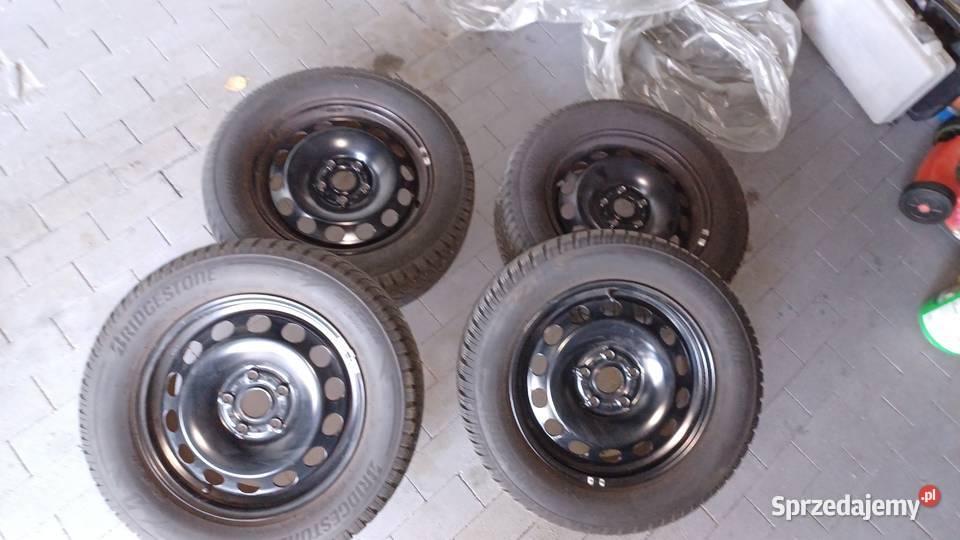 Opony zimowe premium bez felg Bridgestone 215 Włocławek