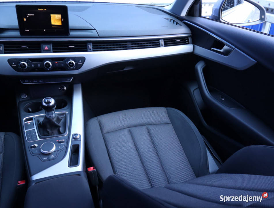 Audi A4 20 TFSI relingi dachowe A4 łódzkie