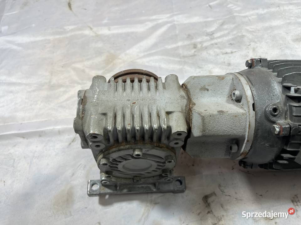 Motoreduktor Silnik z przekładnią Lenze 230V Brańsk