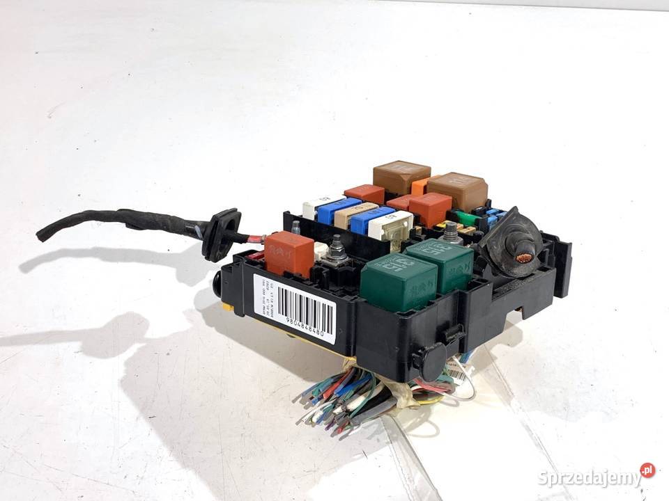 SKRZYNKA BEZPIECZNIKÓW CITROEN C4 CACTUS osobowe