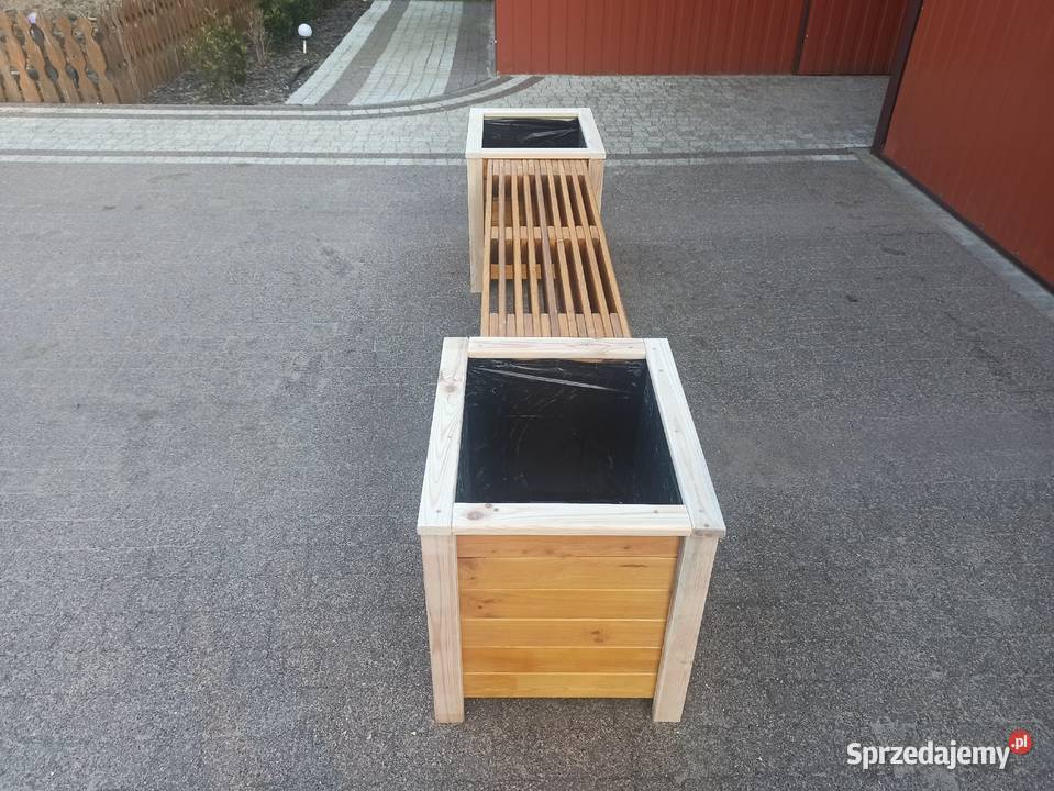 Drewniana donica ogrodowa z siedziskiem Skierdy sprzedam