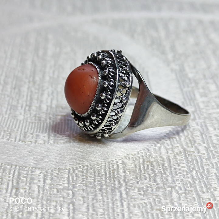 Stara RosjaSrebrny pierścionek z koralem srebrne Wrocław