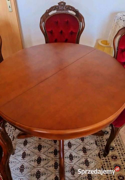 Stół okrągły z krzesłami
