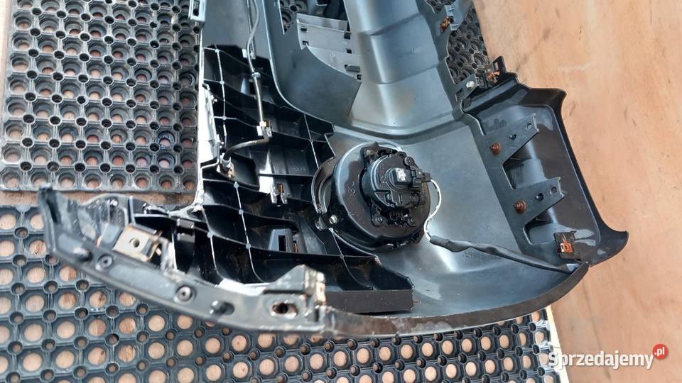 NISSAN NAVARA PATHFINDER R51 ZDERZAK HALOGEN osobowe Zbierkowo