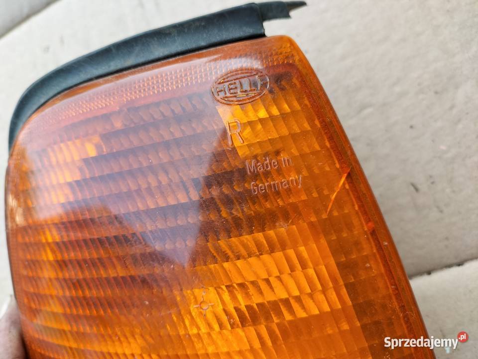 AUDI 80B3 80 B3 KIERUNKOWSKAZ PRAWY osobowe lubelskie Kamień-Kolonia