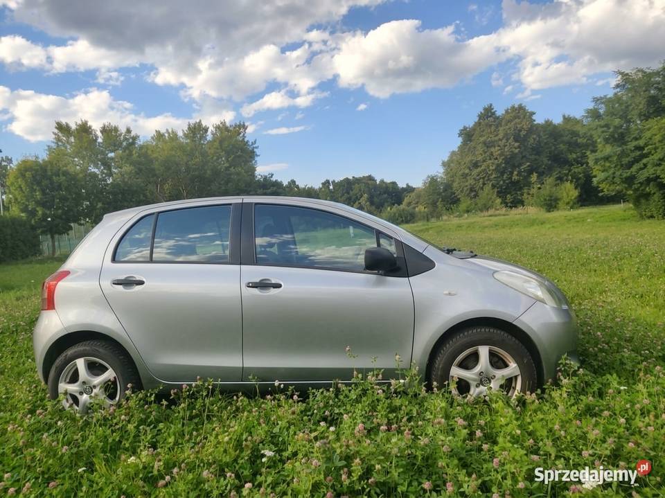 Toyota Yaris 2006r 13 87 ZADBANY W SUPER STANIE lakier metallic Elbląg