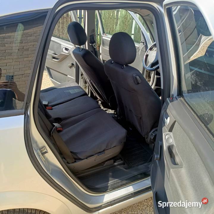 Opel Meriva a 16 Kuleje