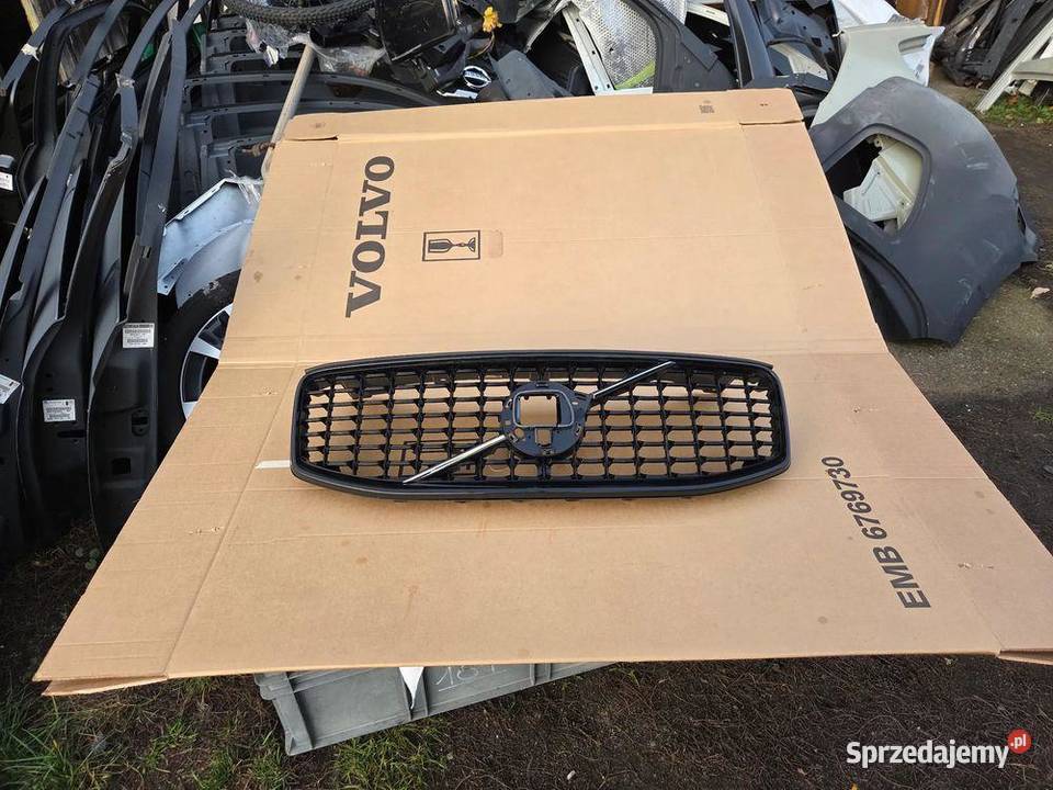 Grill Atrapa chłodnicy Volvo XC60 II RDesign osobowe sprzedam