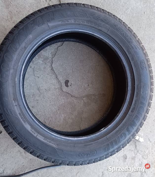 2x Goodyear EfficientGrip 23555 R17 całoroczne