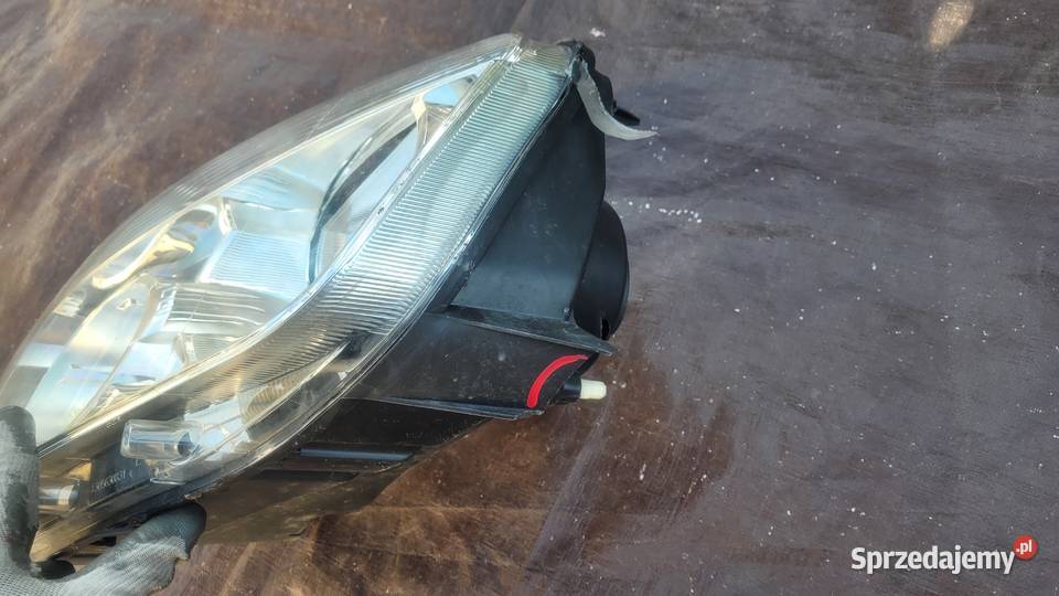DACIA DUSTER I LAMPA PRAWA 260601153R DACIA sprzedam
