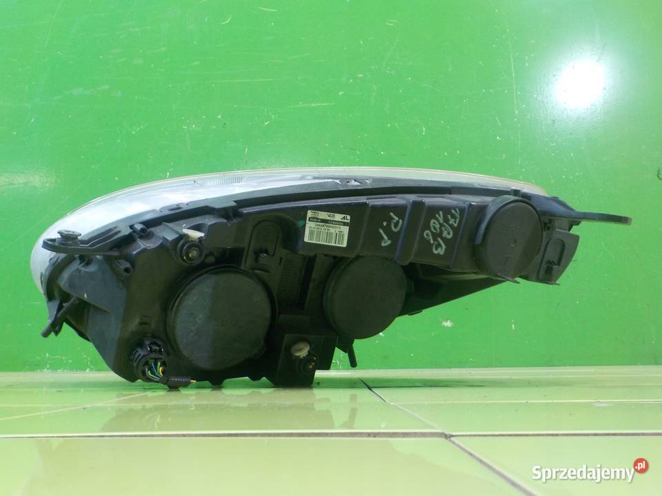 OPEL COMBO D 13 CDTI 15r L1H1 lampa prawa przod Suków