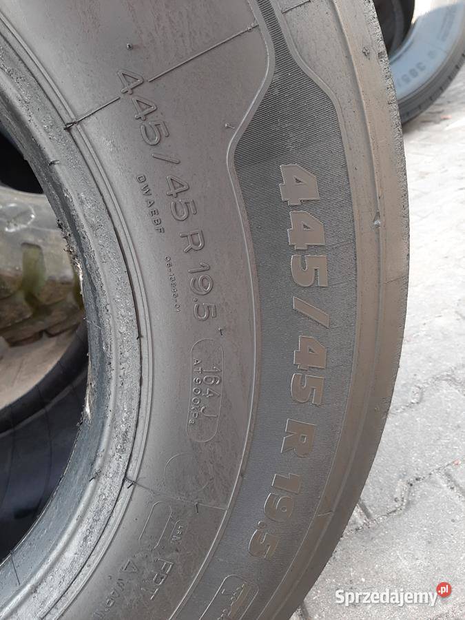 2x Opona używana ciężarowa 44545R195 MICHELIN