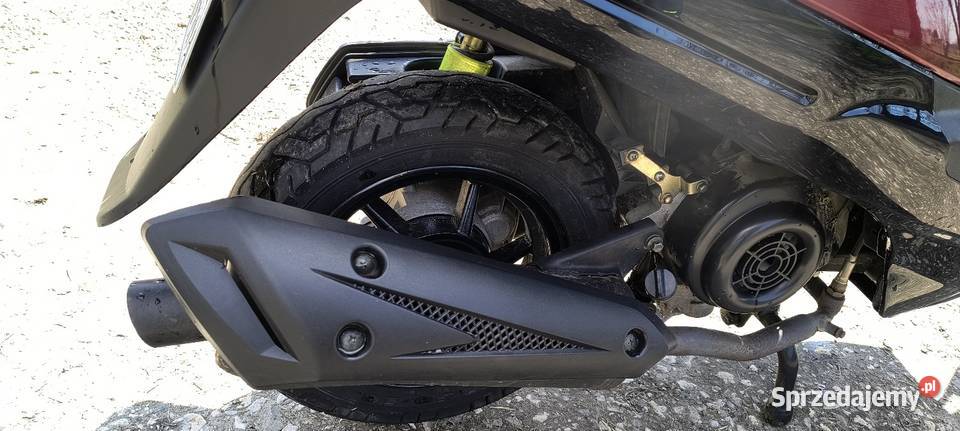 Skuter kupiony w polskim salonie Mników sprzedam