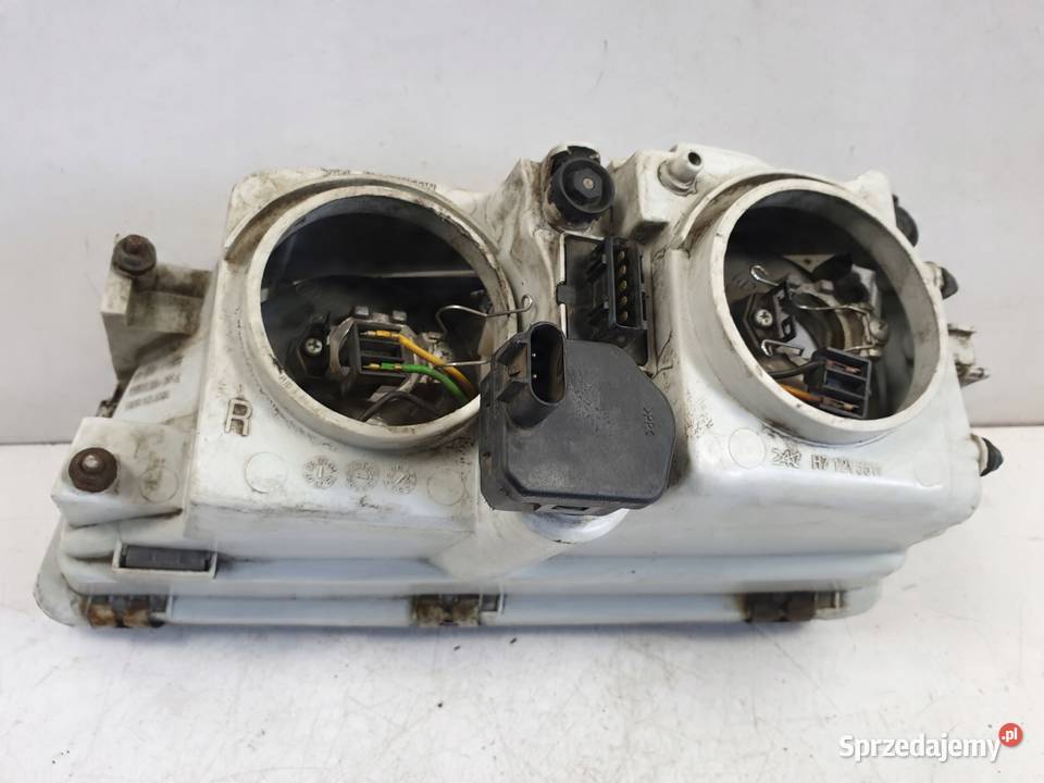 Volvo S40 V40 LIFT PRZEDNIA LAMPA PRAWA europa Lampy przednie Janów