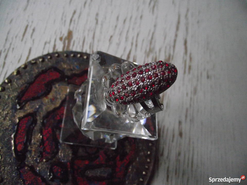 RUBINOWY PIERŚCIEŃ śr 18mm Piła