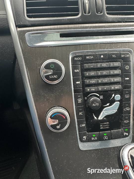 Sprzedam Volvo XC60 2015 r niski przebieg łódzkie