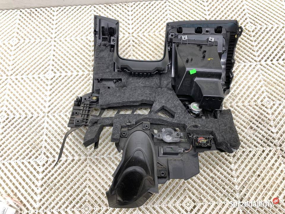 SCHOWEK NA OKULARY AUDI Q8 4M8863075D 30 286 Schowki, półki