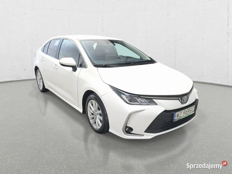 Toyota Corolla Seria E16 2012 sprzedam