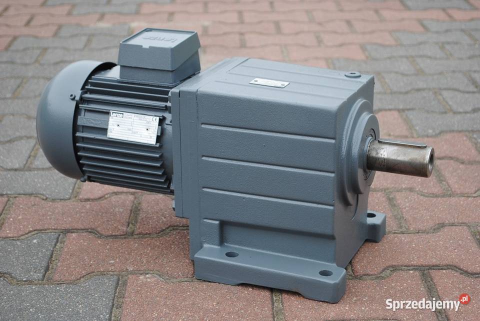 Motoreduktor 15kw 32obrmin Firmy LENZE Kargowa