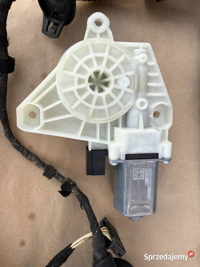 VW Passat B8 zamek boczek podnośnik szyby Kutno sprzedam