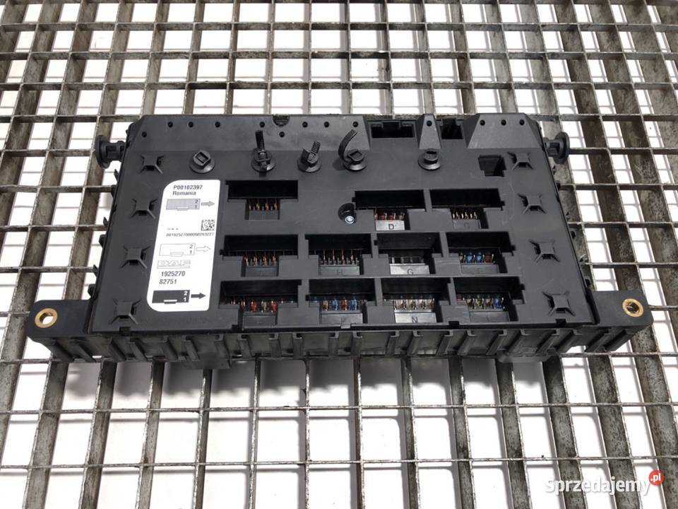 SKRZYNKA BEZPIECZNIKÓW DAF XF 1925270 Ciągnik