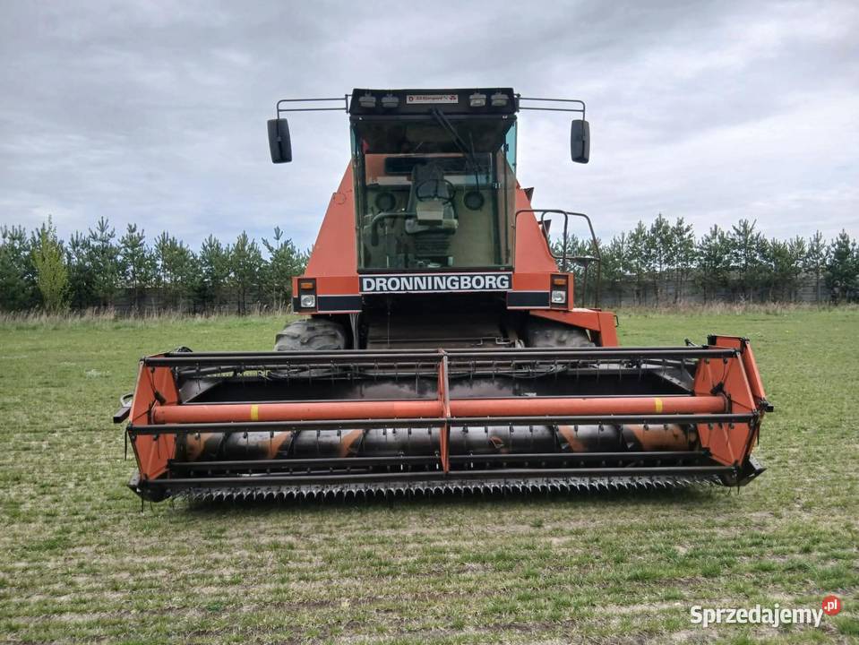 Kombajn Dronningborg D7500 nieuszkodzony Zbożowe Buk
