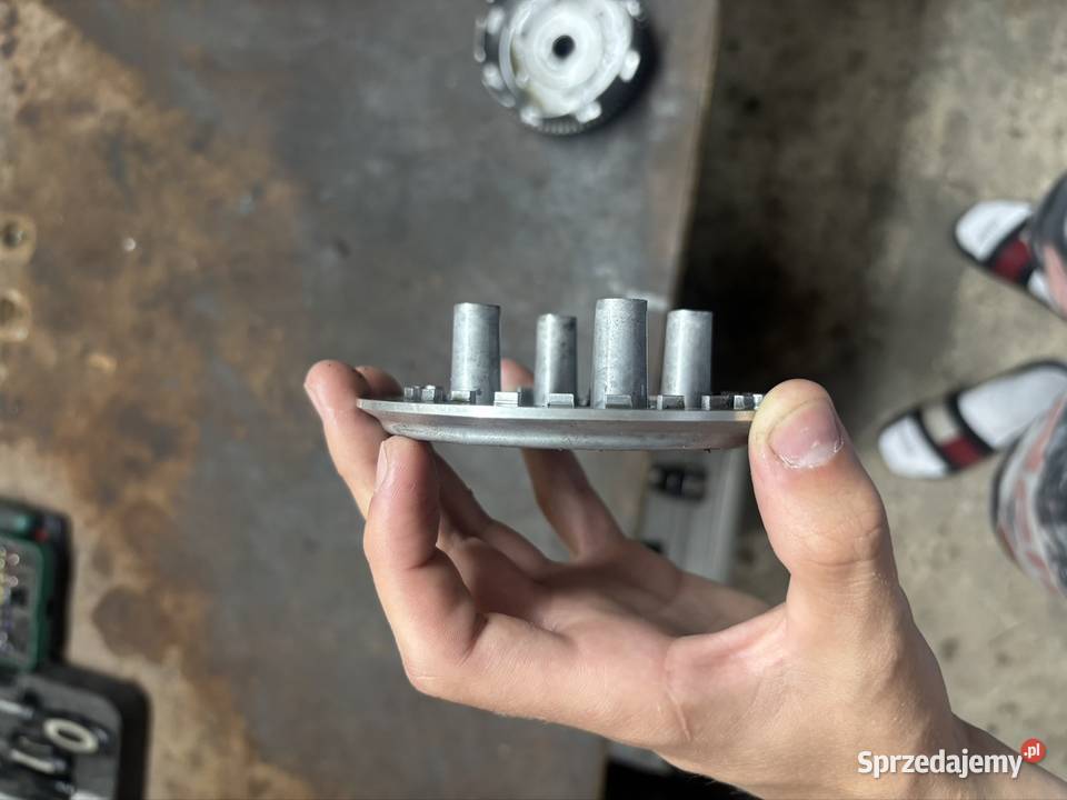 Kosz sprzęgłowy wewnętrzny Honda CR 80 Bielawa