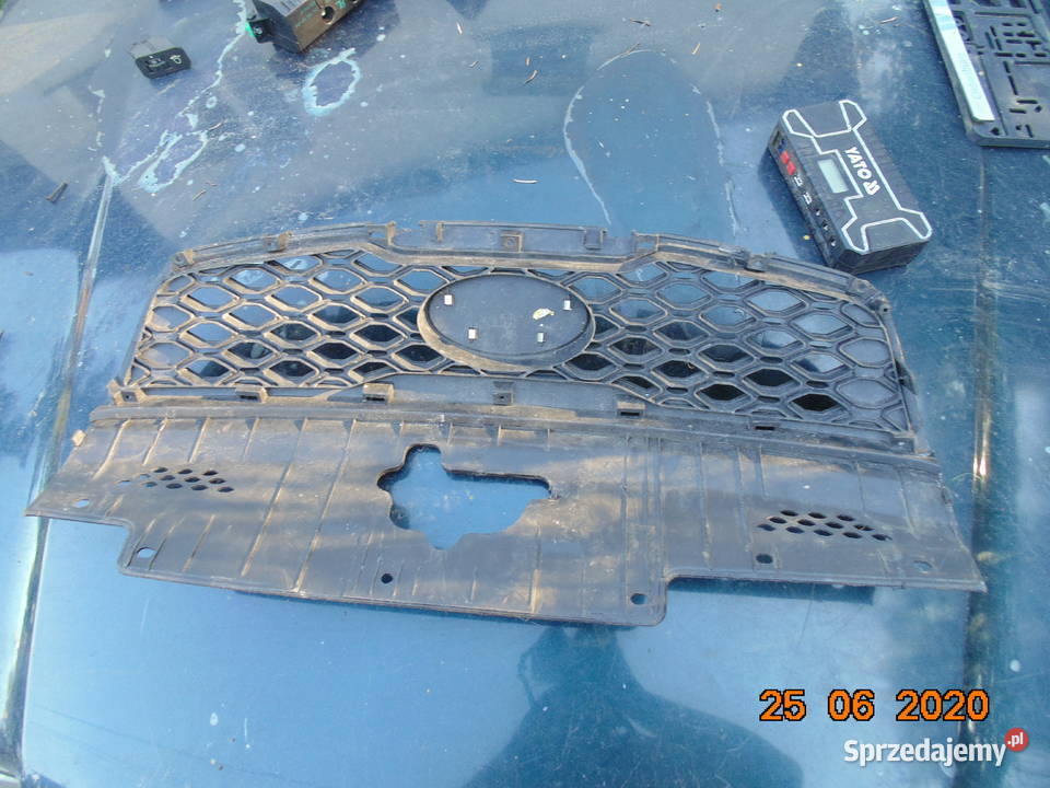 Grill atrapa chłodnicy logo znaczek Kia Rio II