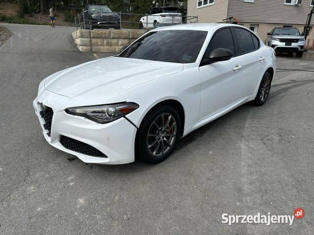 ALFA ROMEO GIULIA produkcji 2020 z USA Warszawa