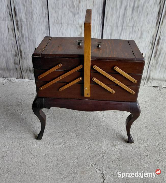 niciak na giętych nogach Stolik Ludwik 257 Byczyna