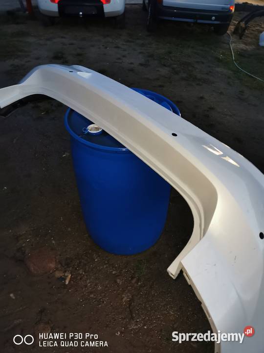 Volkswagen GOLF VII 5G6807421E zderzak tylny