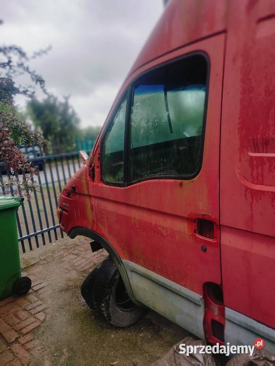 Drzwi prawe lewe i tylne Iveco dayly Rok produkcji 2000 Drzwi łódzkie Piotrków Trybunalski