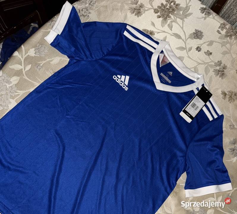 Nowa koszulka Adidas Bluzki, koszulki i kaftaniki Jabłonna