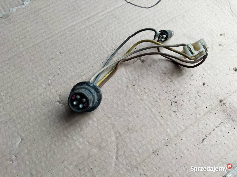 AUDI 80B4 80 B4 WTYCZKA KOSTKA WIĄZKA LAMPY Pozostałe sprzedam