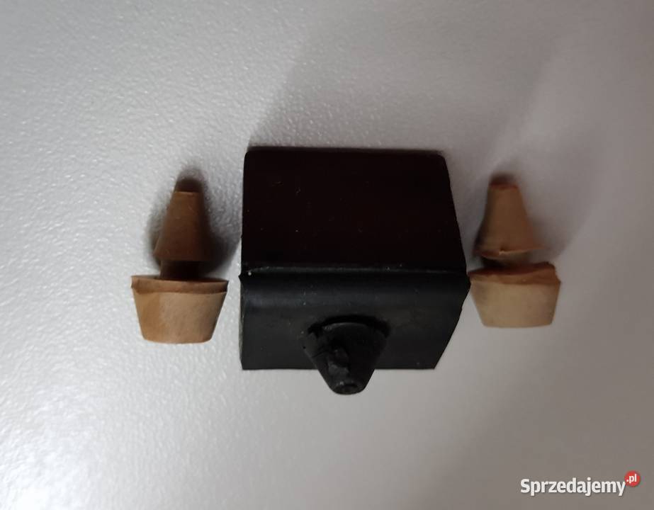 FSM FIAT 126p odbój klapy bagażnika sprzedam